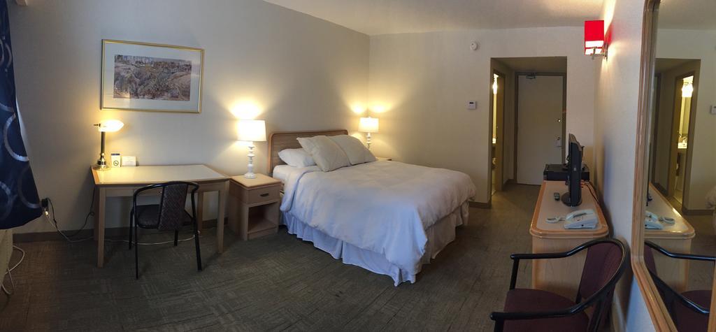 Westgate Inn Саскатун Экстерьер фото